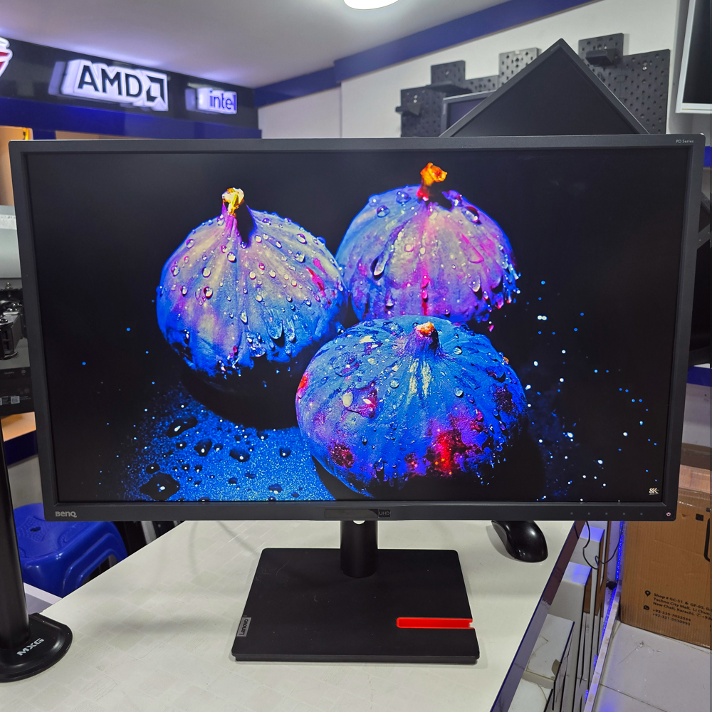 BenQ PD3200U Designer Monitor 32 inch, 4K UHD, sRGB, 60Hz – USED
